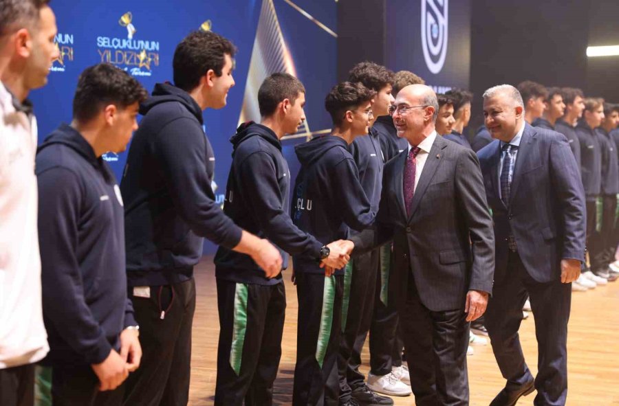 Şampiyonlar Ödüllendirildi