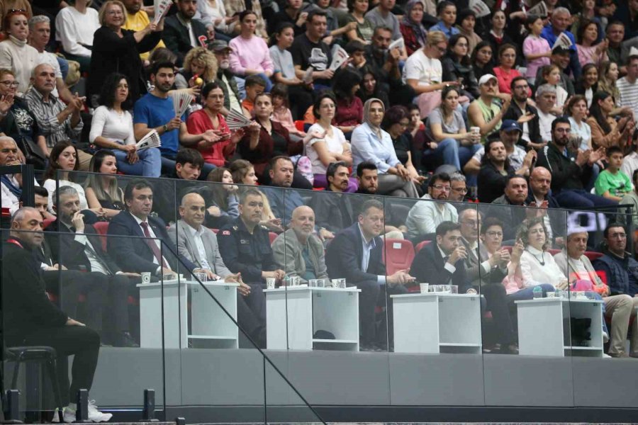 Efeler Ligi Play-off: Alanya Belediyespor: 3 - Halkbank: 0