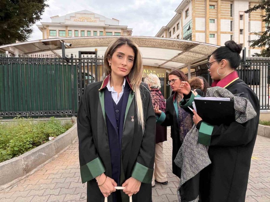 13 Yaşında Uğradığı İstismarı 13 Yıl Sonra Mahkemeye Taşıdı