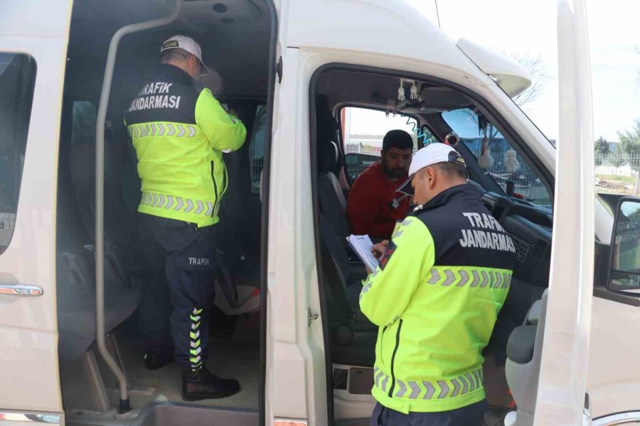 Aksaray’da Okul Servisleri Jandarma Denetiminde