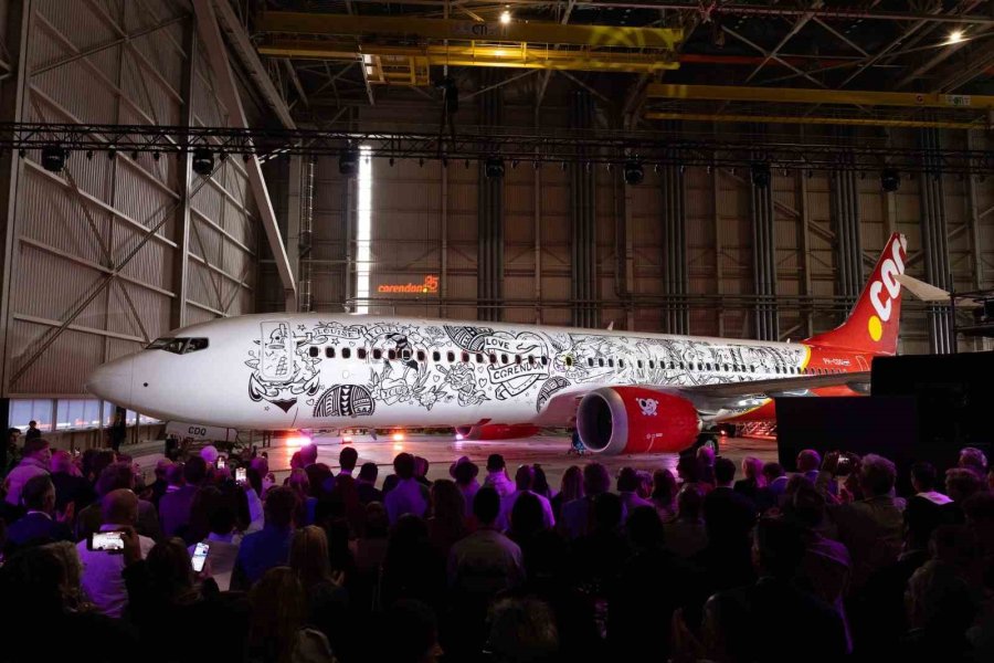 Dünyanın Tamamen Dövme Tasarımlı İlk Uçağı Havalandı