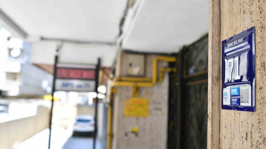 Büyükşehir’den 33 Milyon Tl’lik "akıllı" Proje: Qr Kodlu Kapı Dijital Adres Sistemi