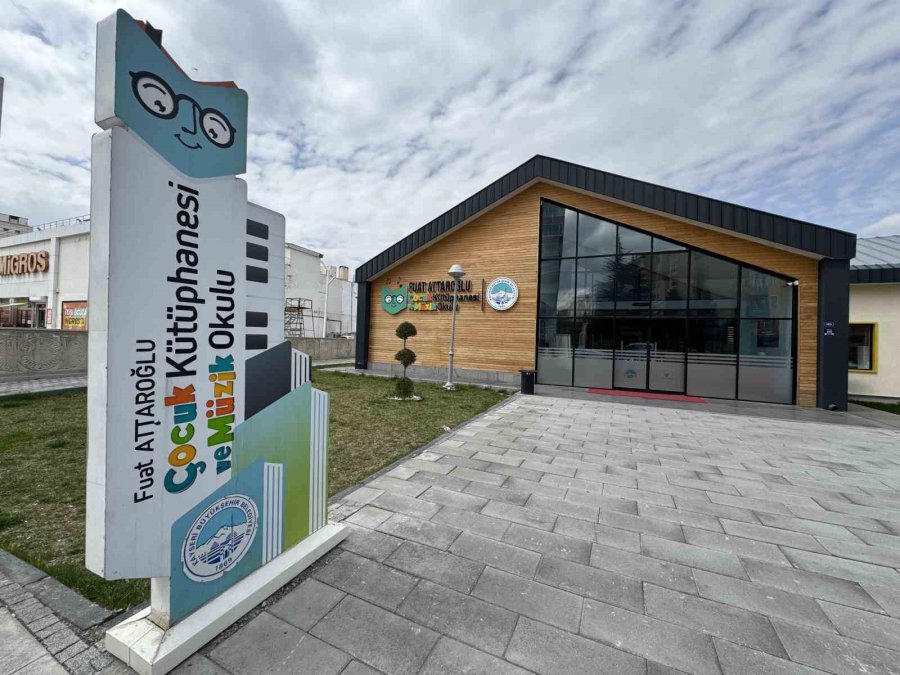 Büyükşehir Çocuk Kütüphanesi, Miniklerin Ve Ailelerinin Gözdesi Oldu