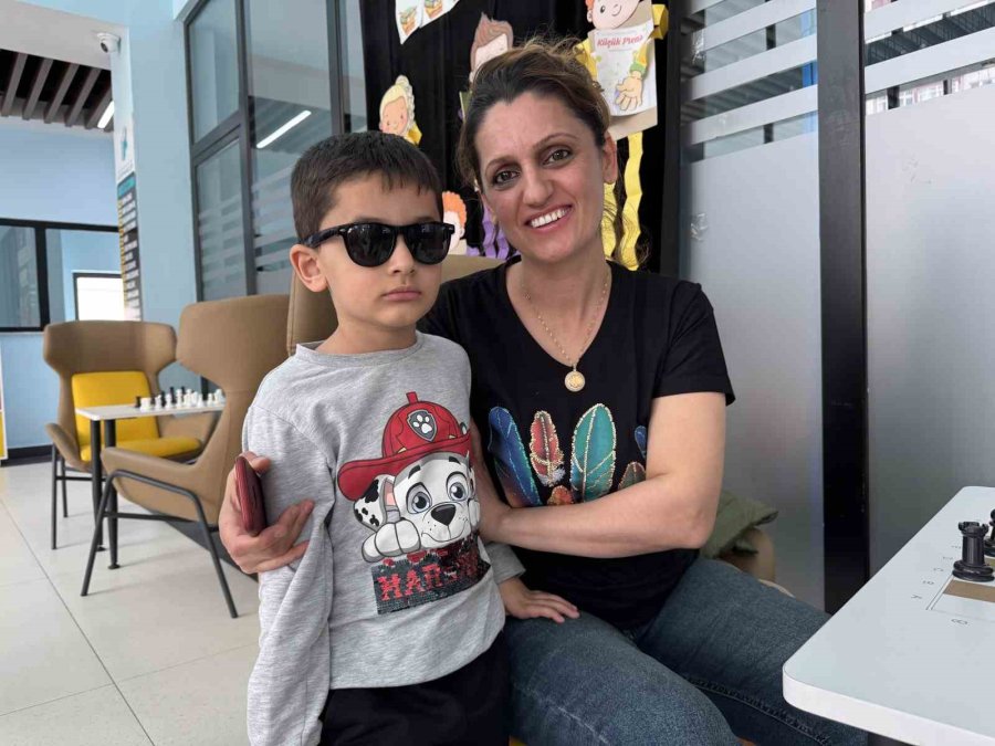 Büyükşehir Çocuk Kütüphanesi, Miniklerin Ve Ailelerinin Gözdesi Oldu