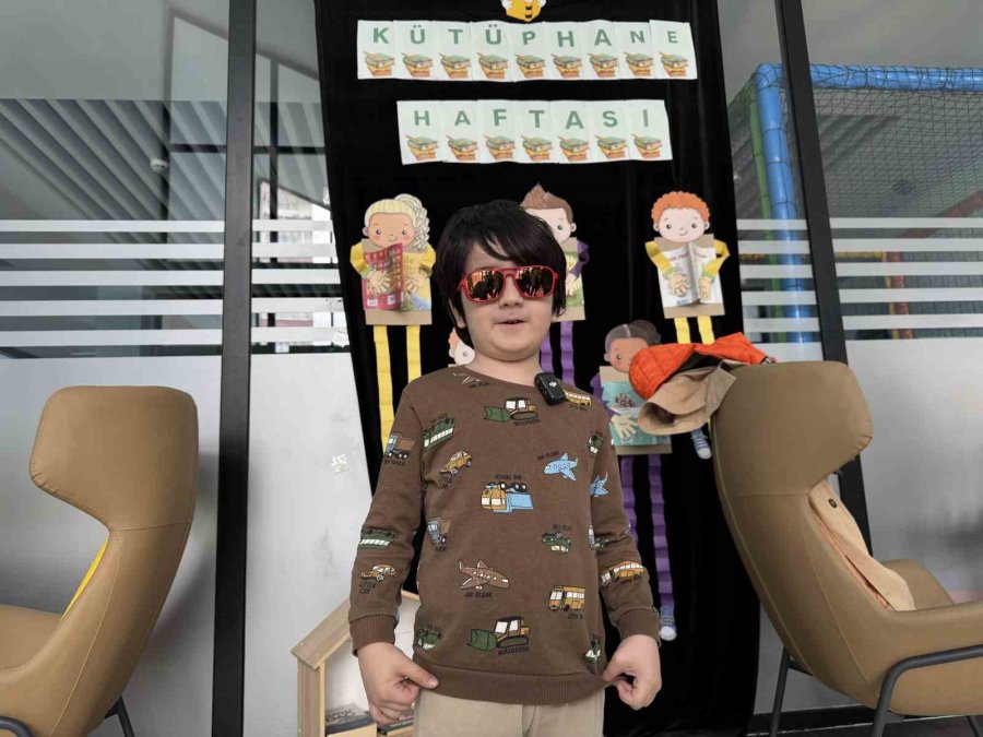 Büyükşehir Çocuk Kütüphanesi, Miniklerin Ve Ailelerinin Gözdesi Oldu