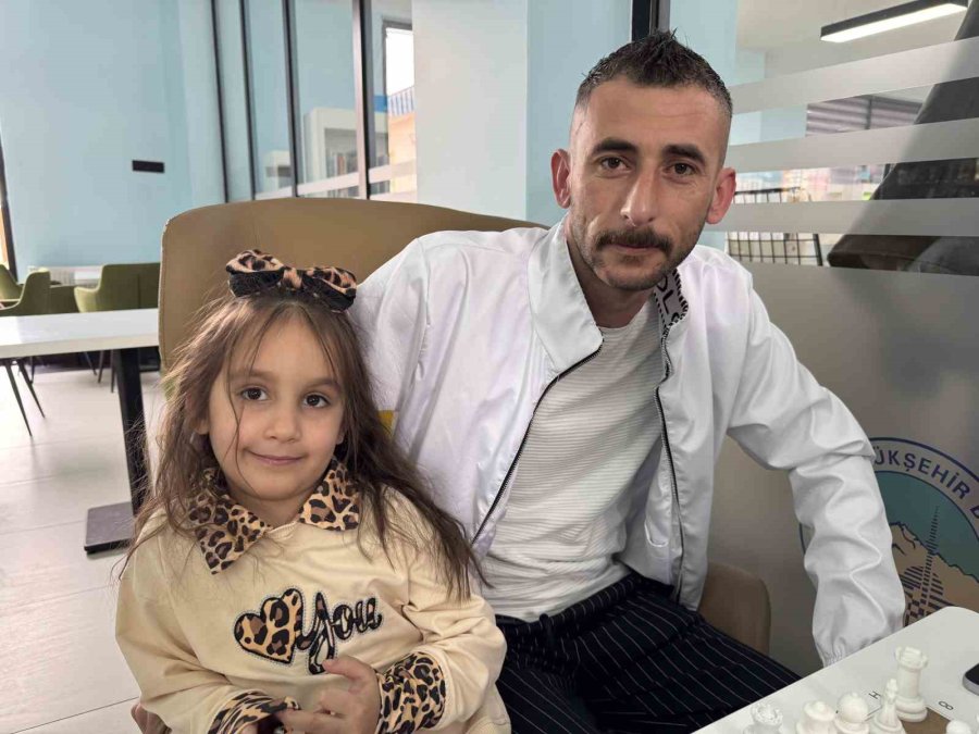 Büyükşehir Çocuk Kütüphanesi, Miniklerin Ve Ailelerinin Gözdesi Oldu