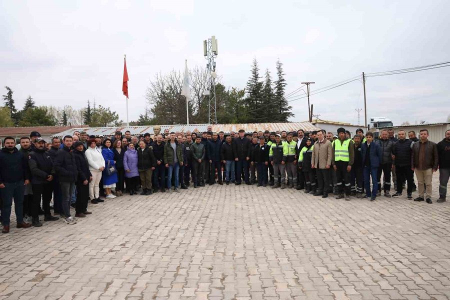 Başkan Kurt, Belediye Personeliyle Bayramlaştı