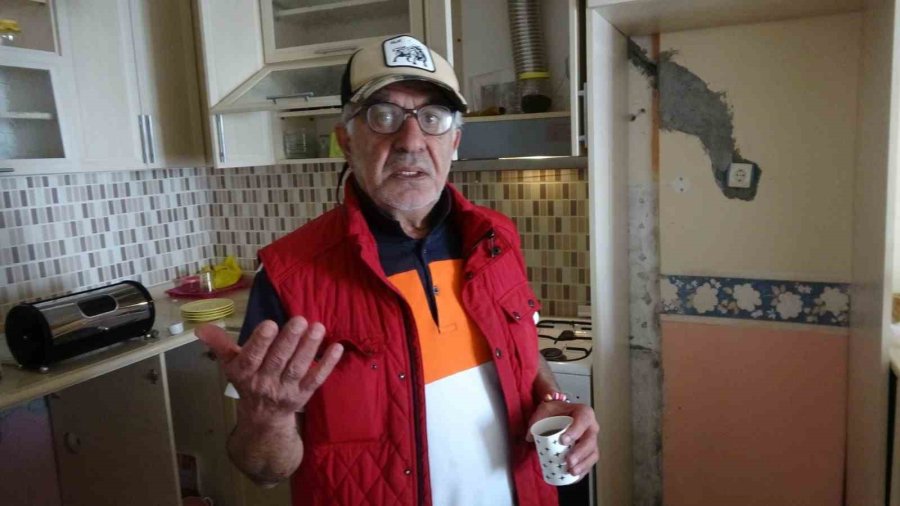 Tatil Yapıp, Yazlık Daireleri Soymuşlar