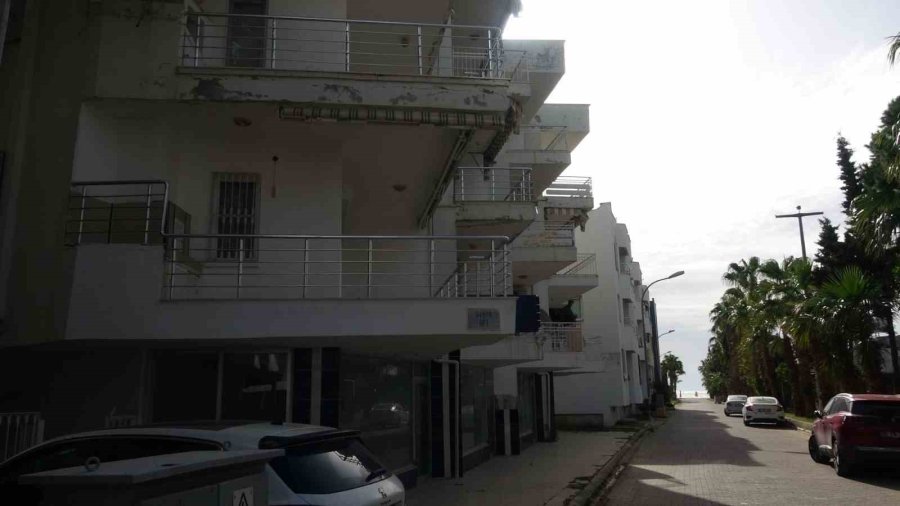 Tatil Yapıp, Yazlık Daireleri Soymuşlar