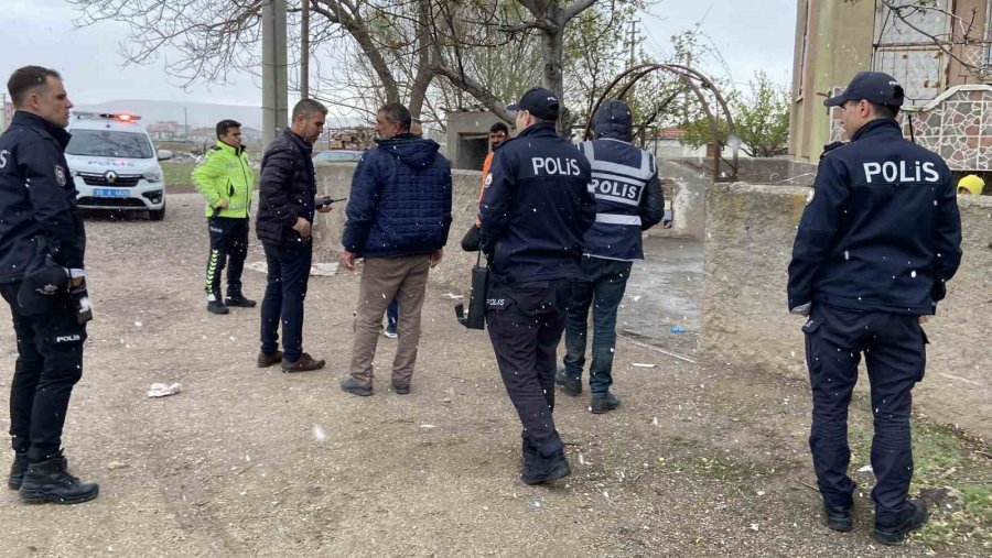 Polisten Kaçmak İstedi, Balkondan Atlayıp Yaralandı