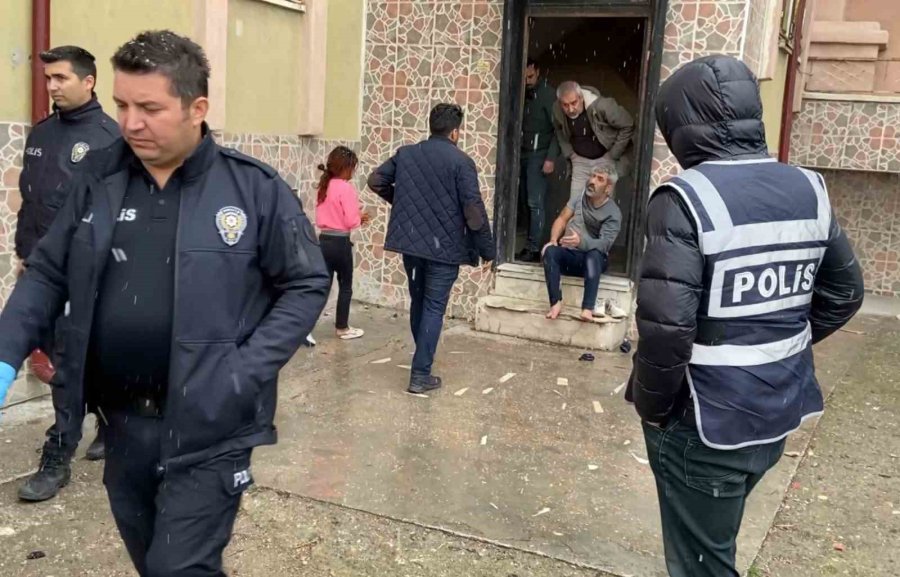 Polisten Kaçmak İstedi, Balkondan Atlayıp Yaralandı