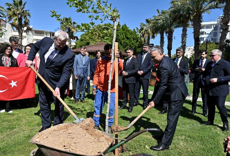 Ukrayna Dışişleri Bakanı Andriy Sibiha: "tarihi Bağlarımız Halklarımız Arasında Asırlardır Süregelen Bir Dostluk Oluşturuyor"