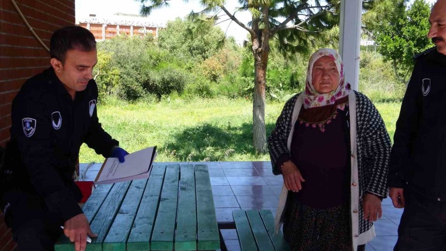 Dilencinin Üzerinden Emekli Maaş Dekontu İle Birlikte 2 Bin 479 Tl, Ziynet Eşyası Ve Banka Cüzdanı Çıktı