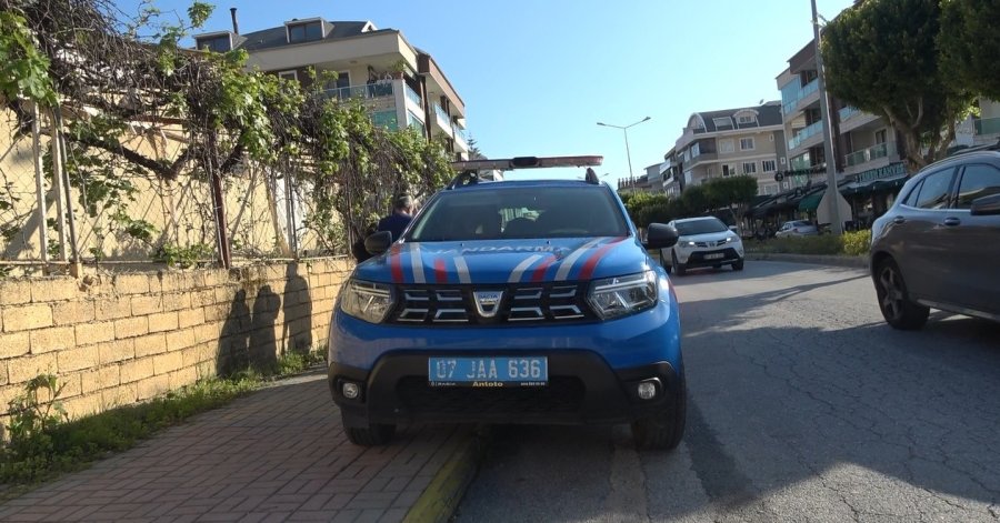 Beton Mikserinin Altında Kalan Bisikletli Kadın Hayatını Kaybetti