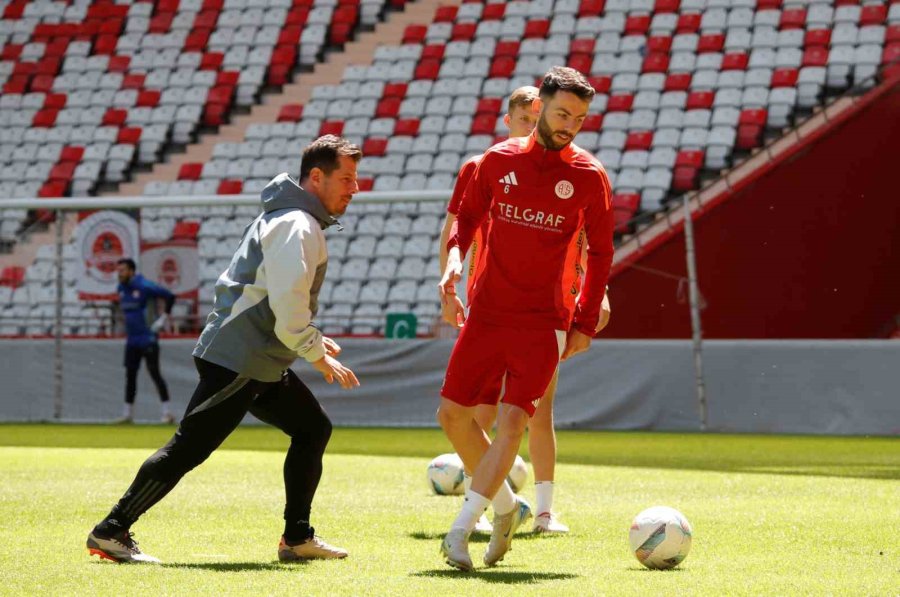 Emre Belözoğlu: "avrupa’yı Konuşmak, Avrupa Üzerinden Değerlendirmeler Yapmak Çok Gerçekçi Değil"
