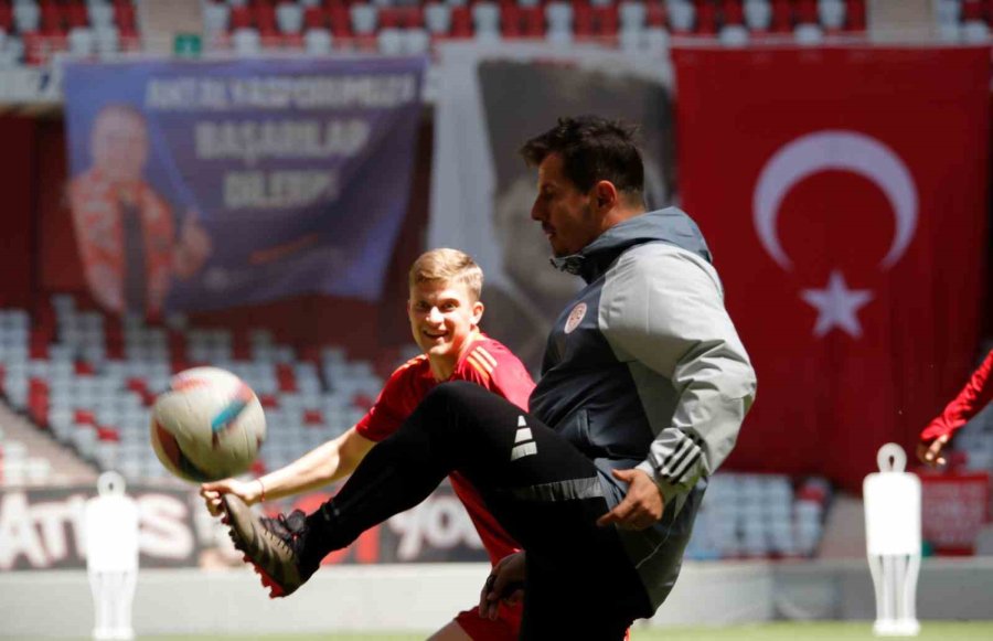 Emre Belözoğlu: "avrupa’yı Konuşmak, Avrupa Üzerinden Değerlendirmeler Yapmak Çok Gerçekçi Değil"