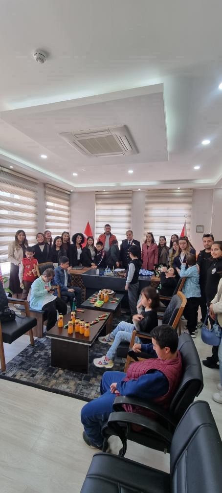 Gazipaşa’da Özel Öğrencilerden Emniyet Müdürlüğü’ne Ziyaret