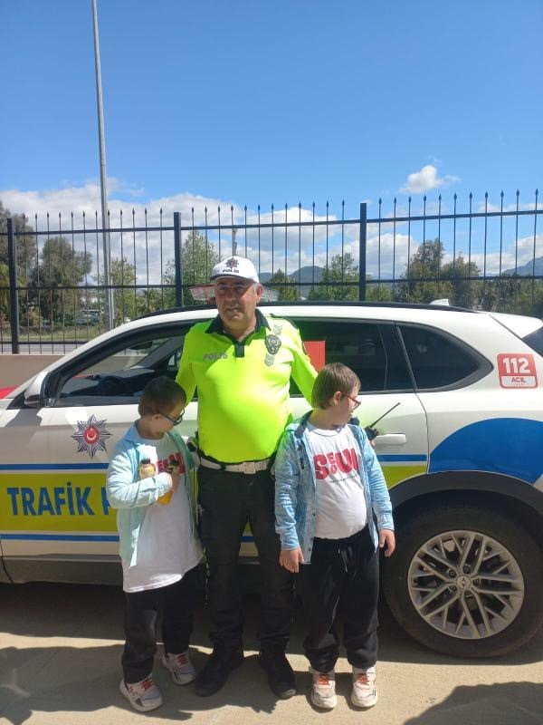 Gazipaşa’da Özel Öğrencilerden Emniyet Müdürlüğü’ne Ziyaret