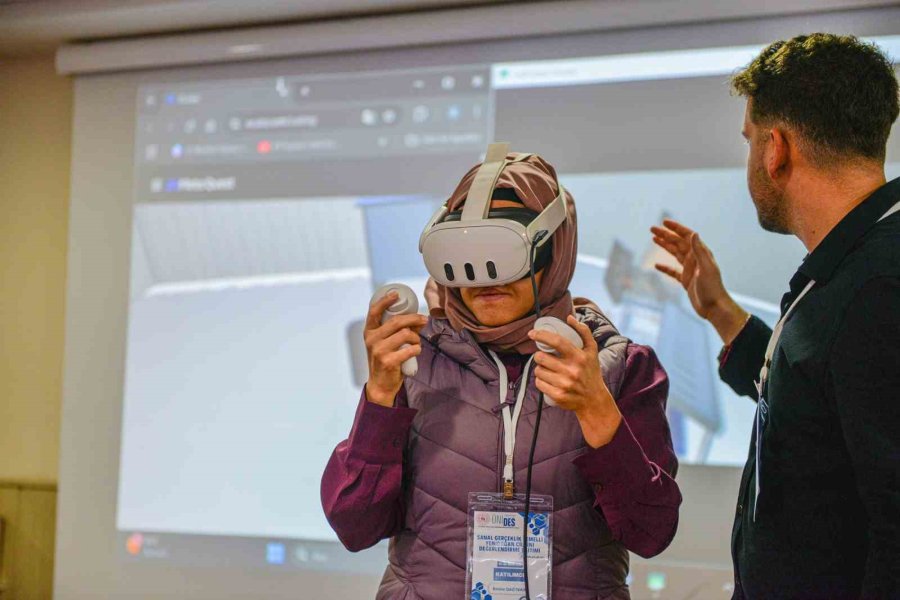 Hemşirelik Öğrencilerine Sanal Gerçeklik Temelli Eğitim