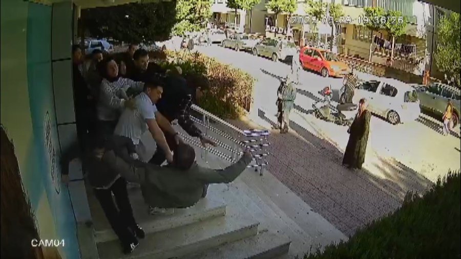 Boks Ringine Dönen Eczanedeki Kavga Anı Kamerada