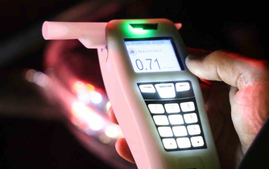 Polis İle Alkollü Sürücü Kovalamacası Kamerada