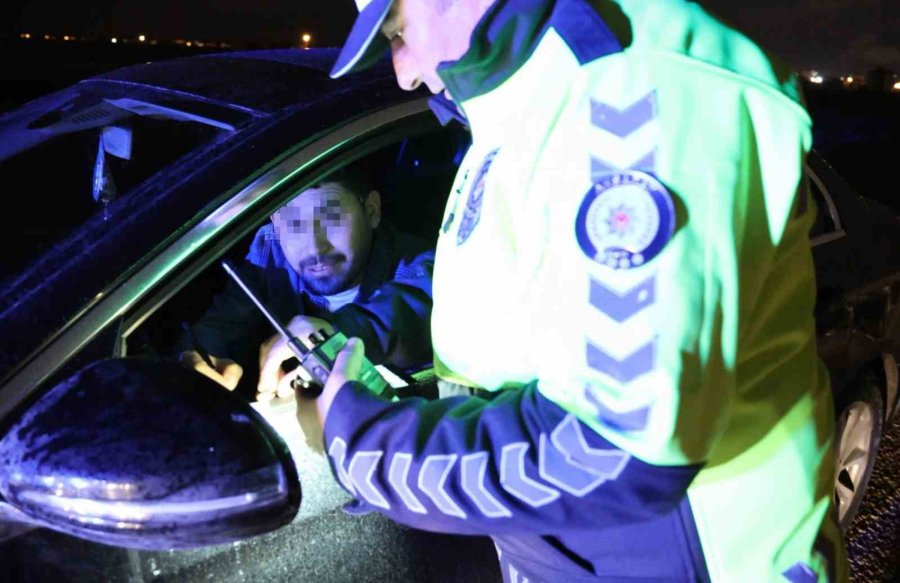 Polis İle Alkollü Sürücü Kovalamacası Kamerada