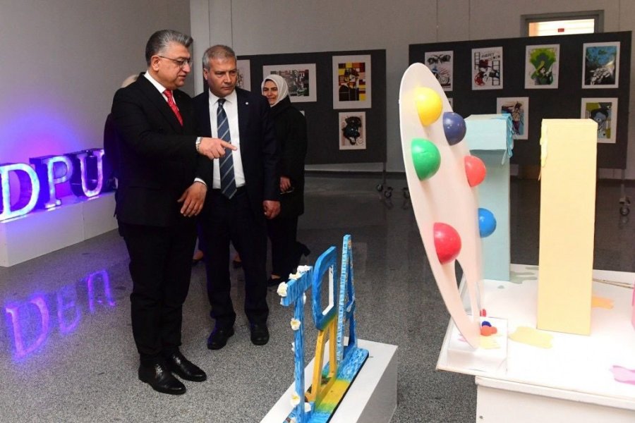 Rektör Adıgüzel ‘14. Uluslararası Yeni Dünyada İletişim Kongresi’nin Açılışında Konuştu