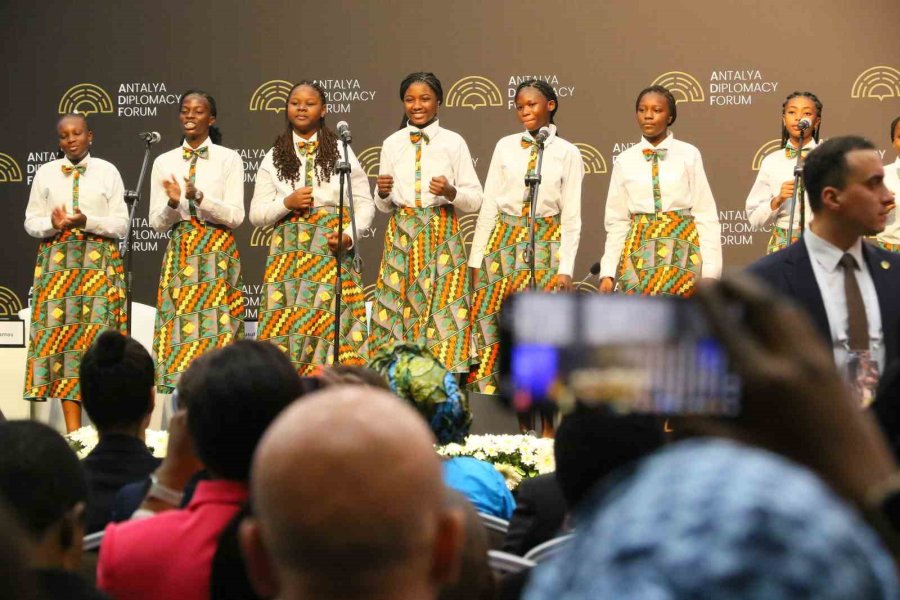 Adf’de Eğitim Diplomasisi: Barış Ve İnsanlık İçin Ortak Zemin Çağrısı