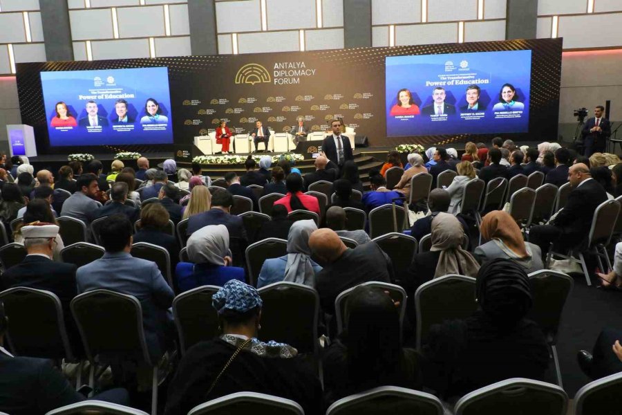 Adf’de Eğitim Diplomasisi: Barış Ve İnsanlık İçin Ortak Zemin Çağrısı