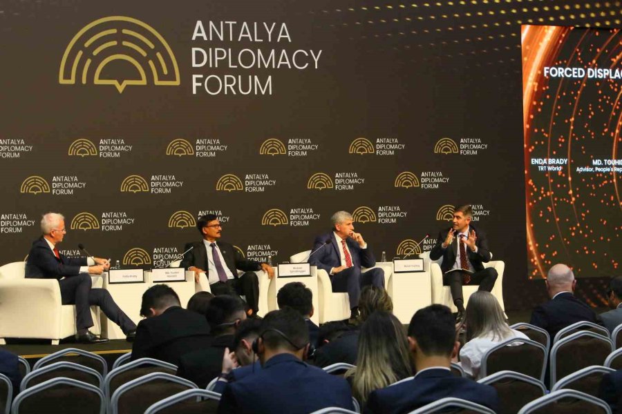 Antalya’da Zorunlu Göç Masaya Yatırıldı: "çocuklar Umudunu Yitiriyor, Geri Dönüş Güvenliğe Bağlı"