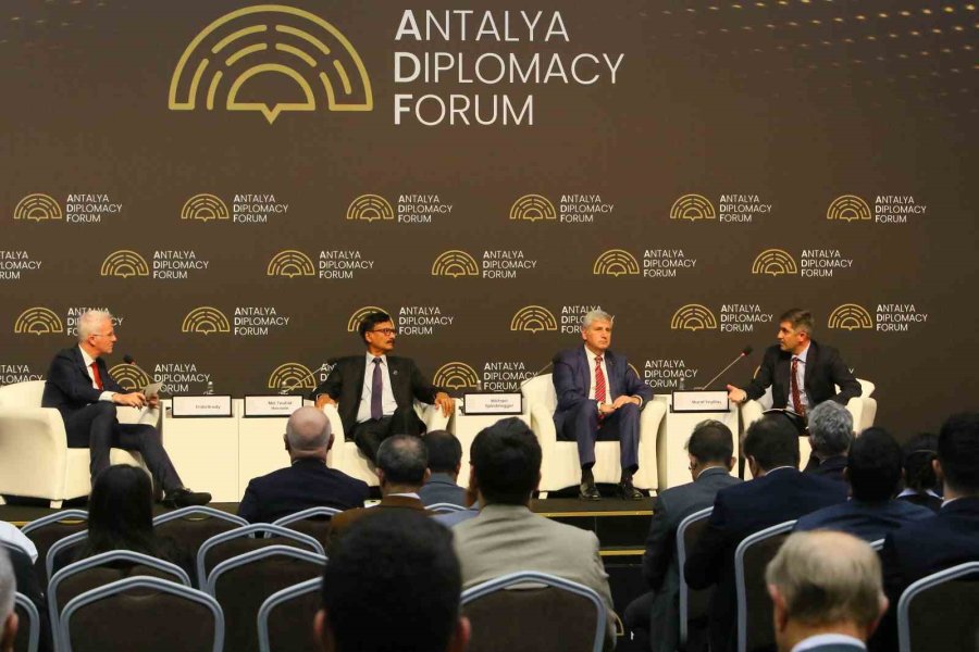 Antalya’da Zorunlu Göç Masaya Yatırıldı: "çocuklar Umudunu Yitiriyor, Geri Dönüş Güvenliğe Bağlı"