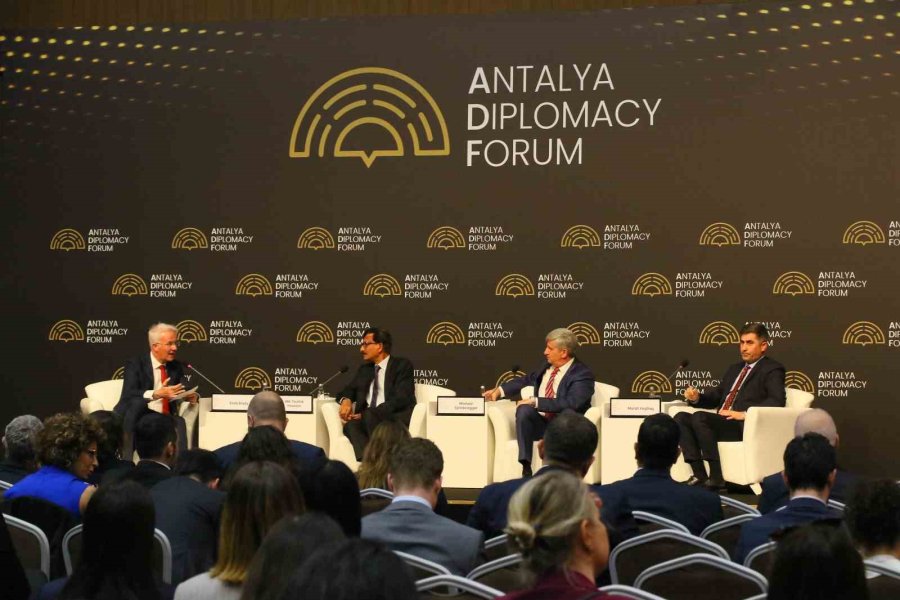 Antalya’da Zorunlu Göç Masaya Yatırıldı: "çocuklar Umudunu Yitiriyor, Geri Dönüş Güvenliğe Bağlı"