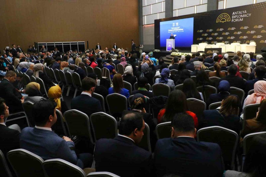 Adf’de Eğitim Diplomasisi: Barış Ve İnsanlık İçin Ortak Zemin Çağrısı
