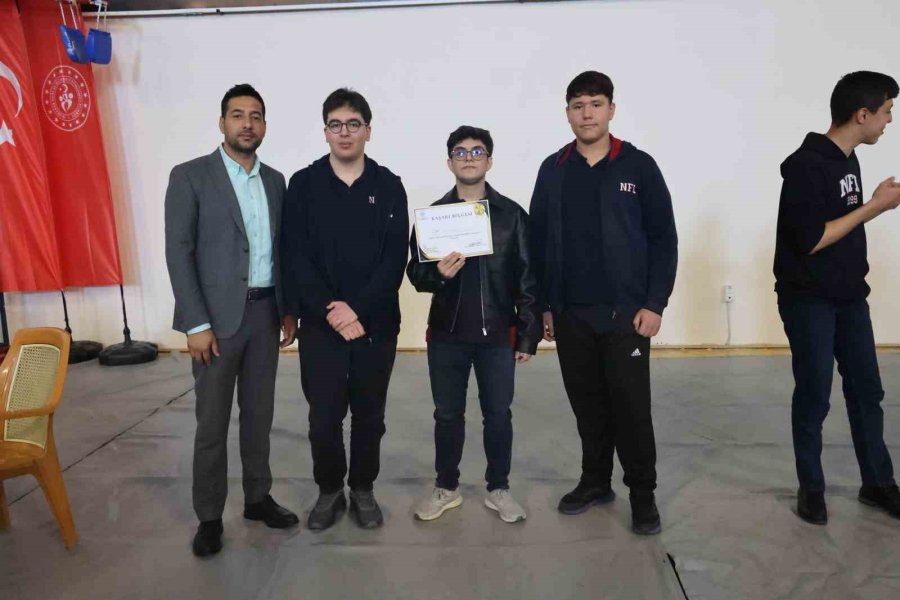 Niğde’de Kültür Ve Sanat Yarışmalarında Gençler Bilgileriyle Yarıştı