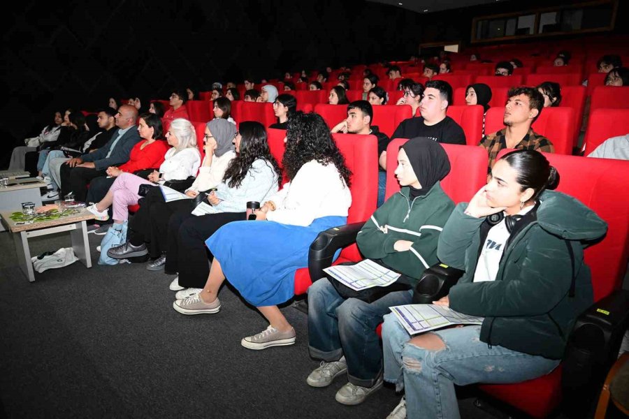 Kemer’de Kurs Öğrencilerine Seminer Verildi