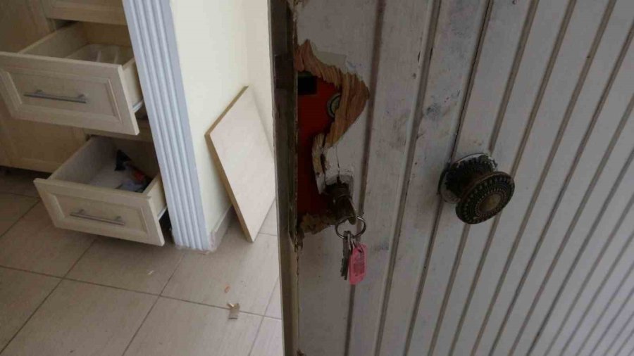 Tatil Yapıp Yazlık Daireleri Soymuşlardı: 2 Sevgili Tutuklandı