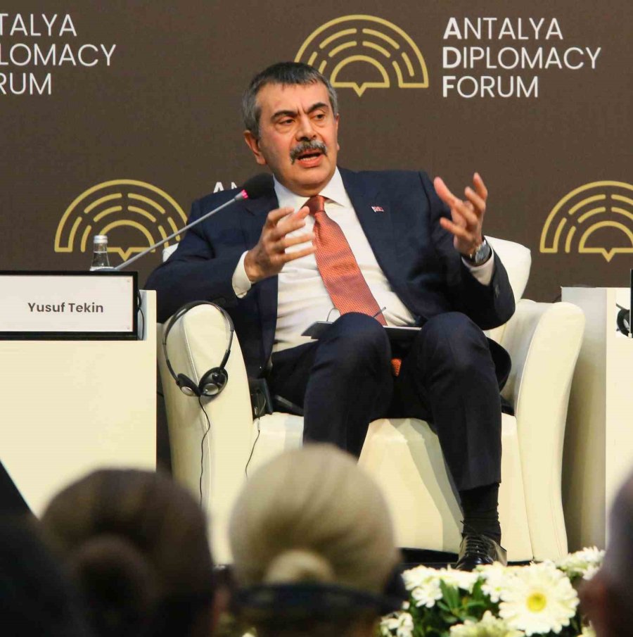 Adf’de Eğitim Diplomasisi: Barış Ve İnsanlık İçin Ortak Zemin Çağrısı