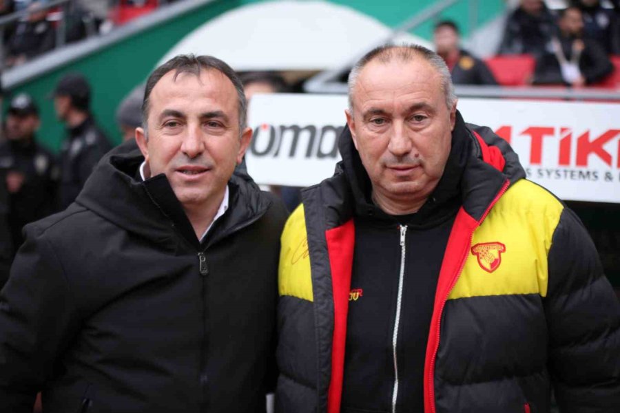 Trendyol Süper Lig: Konyaspor: 1 - Göztepe: 0 (ilk Yarı)