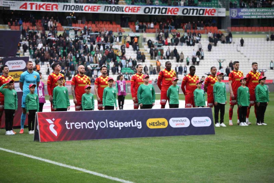 Trendyol Süper Lig: Konyaspor: 1 - Göztepe: 0 (ilk Yarı)