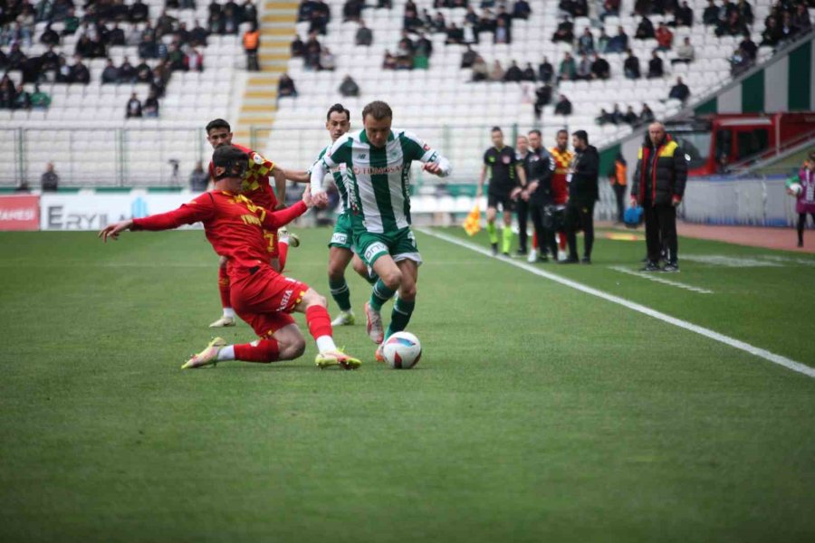 Trendyol Süper Lig: Konyaspor: 1 - Göztepe: 0 (ilk Yarı)