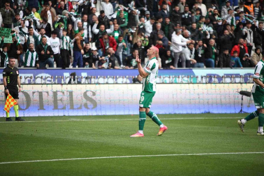Trendyol Süper Lig: Konyaspor: 1 - Göztepe: 0 (ilk Yarı)