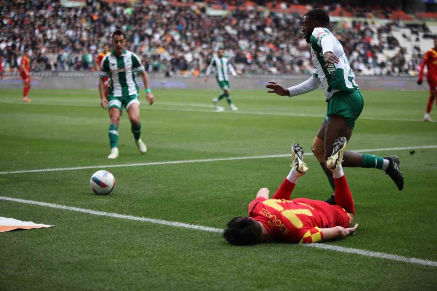 Trendyol Süper Lig: Konyaspor: 1 - Göztepe: 0 (ilk Yarı)