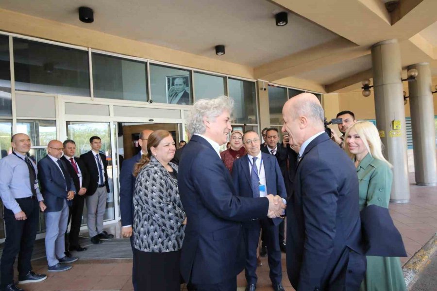 Yök Başkanı Prof.dr. Özvar Akdeniz Üniversitesi’nde