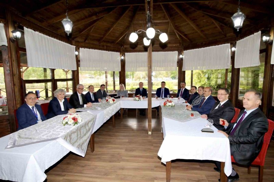 Yök Başkanı Prof.dr. Özvar Akdeniz Üniversitesi’nde