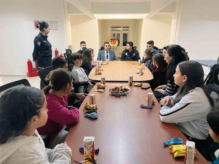 Altunhisar’lı Sporculardan Polis Teşkilatına Anlamlı Ziyaret