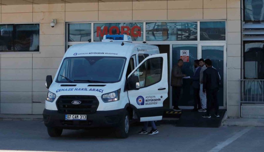 Kamyonla Çarpışan Motosikletin 16 Yaşındaki Sürücüsü Hayatını Kaybetti