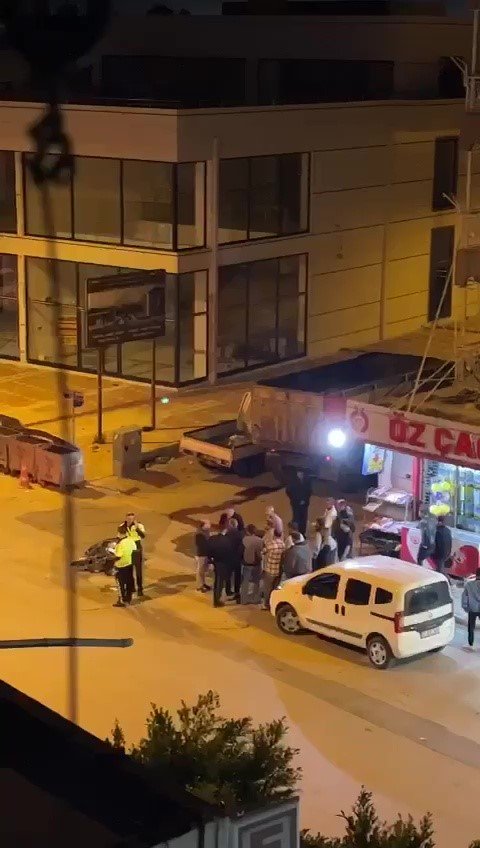 Kamyonla Çarpışan Motosikletin 16 Yaşındaki Sürücüsü Hayatını Kaybetti