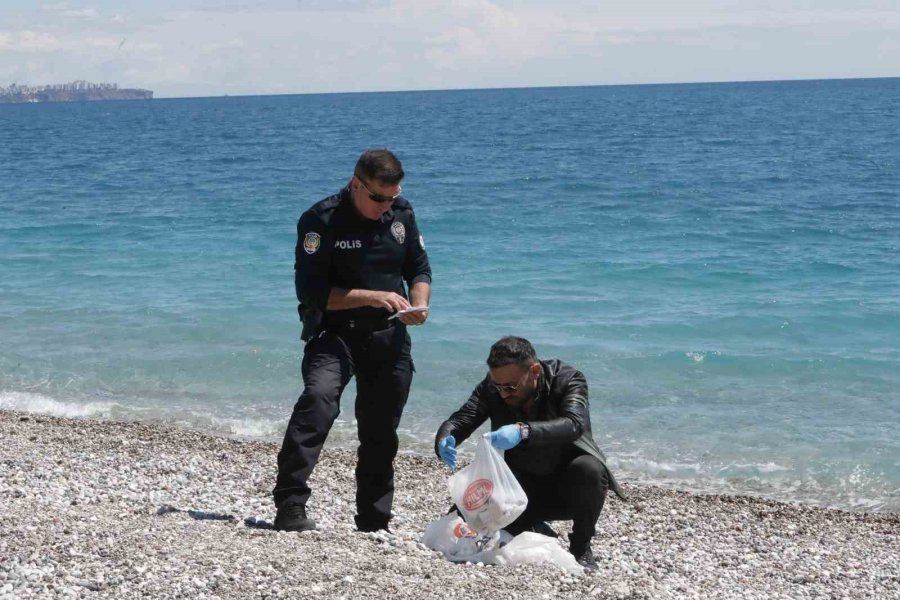 Kıyafetleriyle Denize Giren Şahıs Hayatını Kaybetti