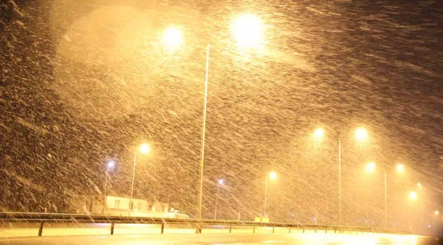 Aksaray’da Kar Yağışı Yeniden Başladı