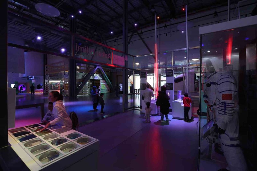 Bilim Merkezi’nin Bilim Gösterileri Tam Not Aldı